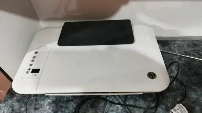 Impresora multifuncional HP con escáner - miniatura 2