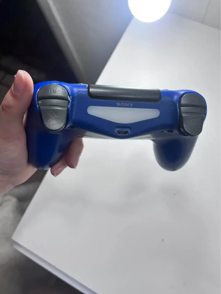 Control inalámbrico azul para PS4 en buen estado - 3