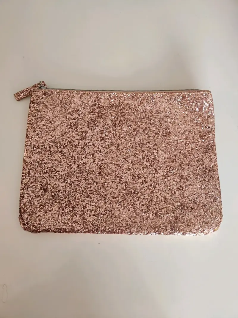 Estuche con brillo rosado