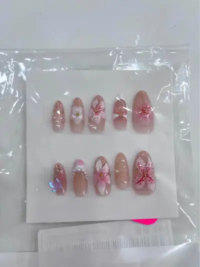 Uñas Press-on decoradas con flores 3D talla XS - miniatura 5