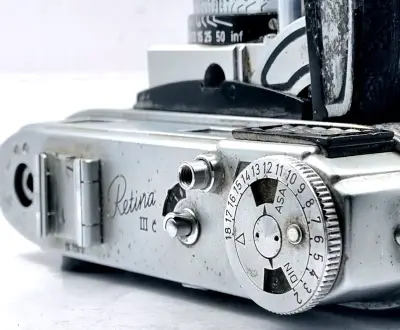 Cámara Kodak Retina IIIC vintage con lente Synchro - miniatura 5