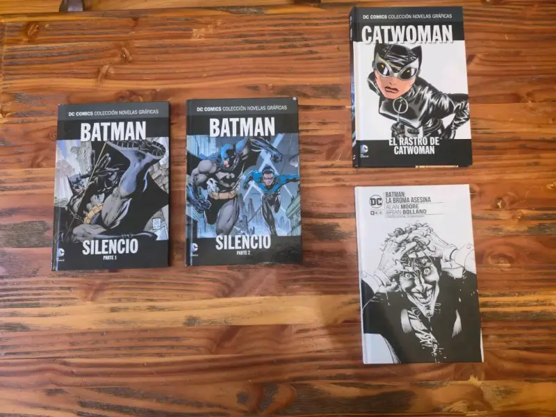 4 Cómics Tapa Dura: Batman Salvat y ECC