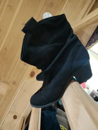 Botines negros de gamuza para mujer - miniatura 1