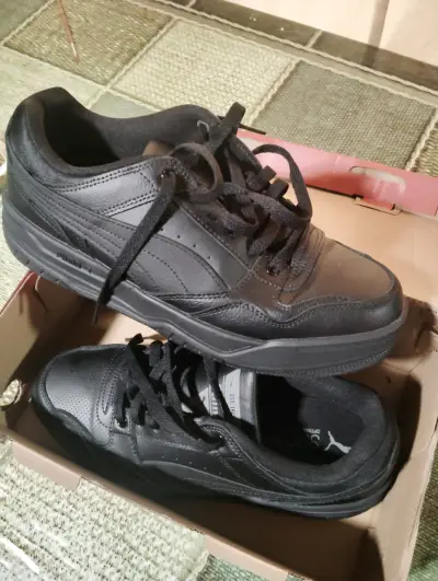 Zapatillas deportivas negras Puma talla 444 - miniatura 2