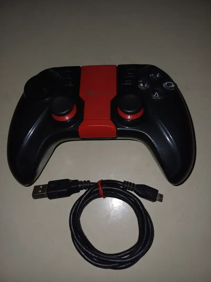 Controlador Bluetooth para juegos con soporte móvil - 2