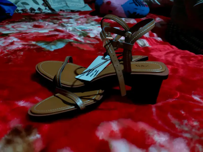 Sandalias de cuero marrón Zara con tacón - 3