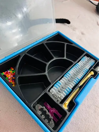 Kit de manualidades Rainbow Loom con estuche - miniatura 3