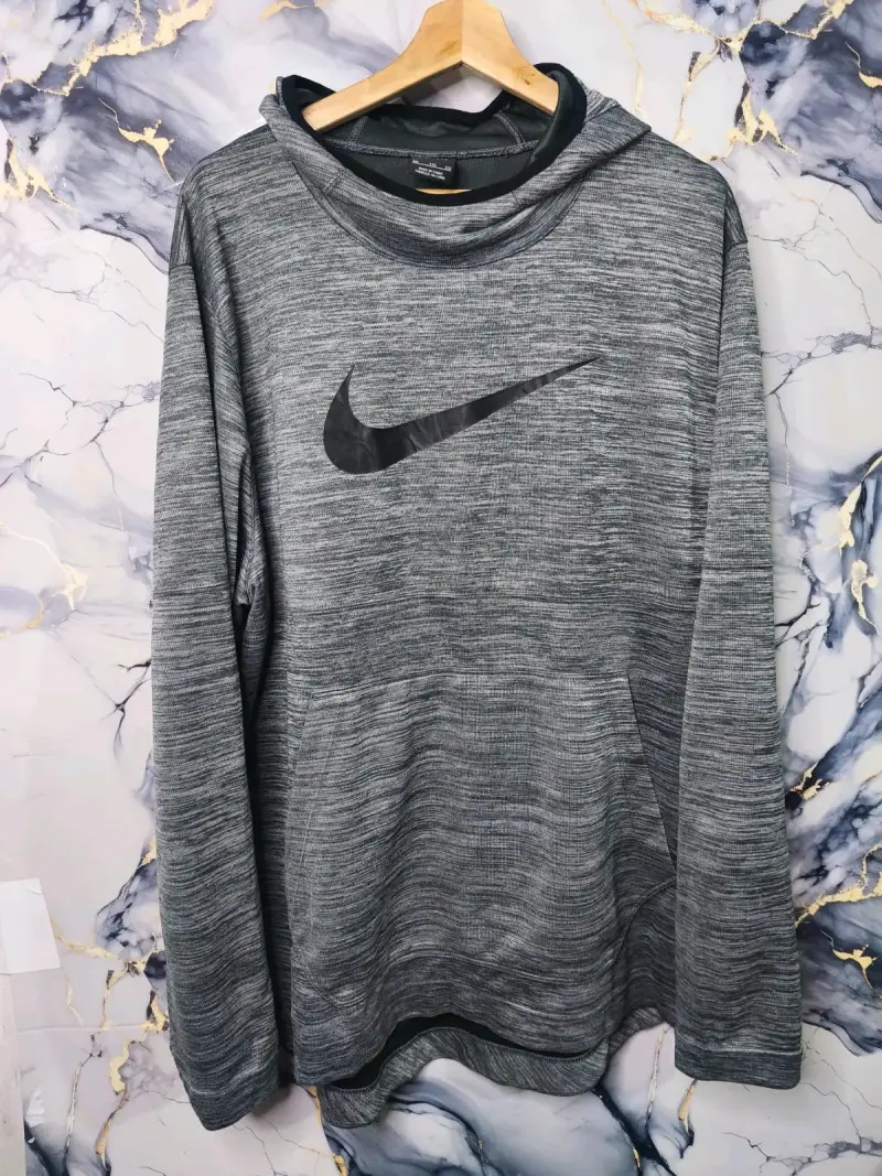 Polerón Nike Dri-Fit Gris con Capucha - 1