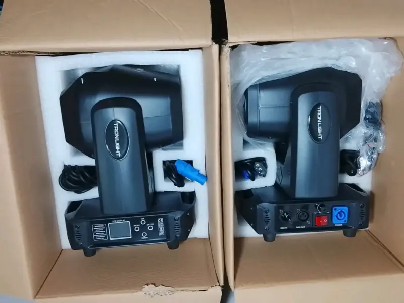 Cabezas móviles Tronlight LED Moving Head - 1