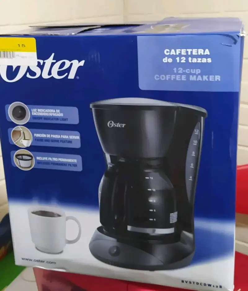 Cafetera Oster de 12 tazas con filtro permanente