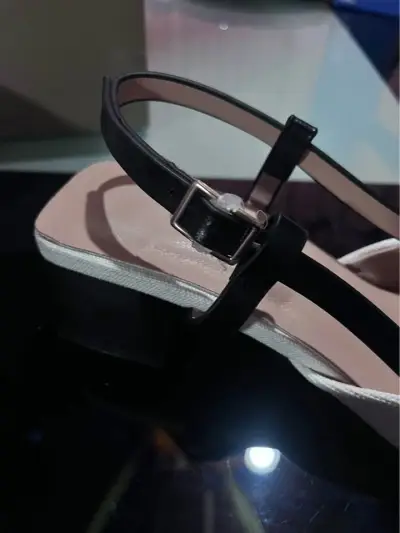Tacones talla 39 con detalle - miniatura 3