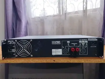 Amplificador de potencia profesional Crest Audio CC 1800 - miniatura 2