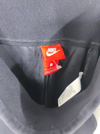 Leggings deportivos Nike Sportswear negros y grises - miniatura 2