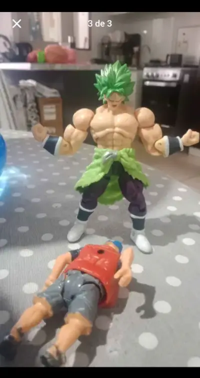 Figura de Broly - miniatura 2