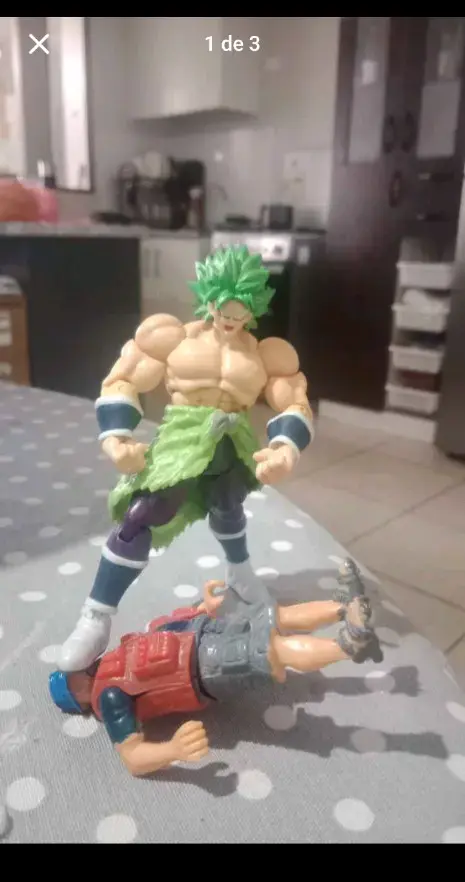 Figura de Broly - 3
