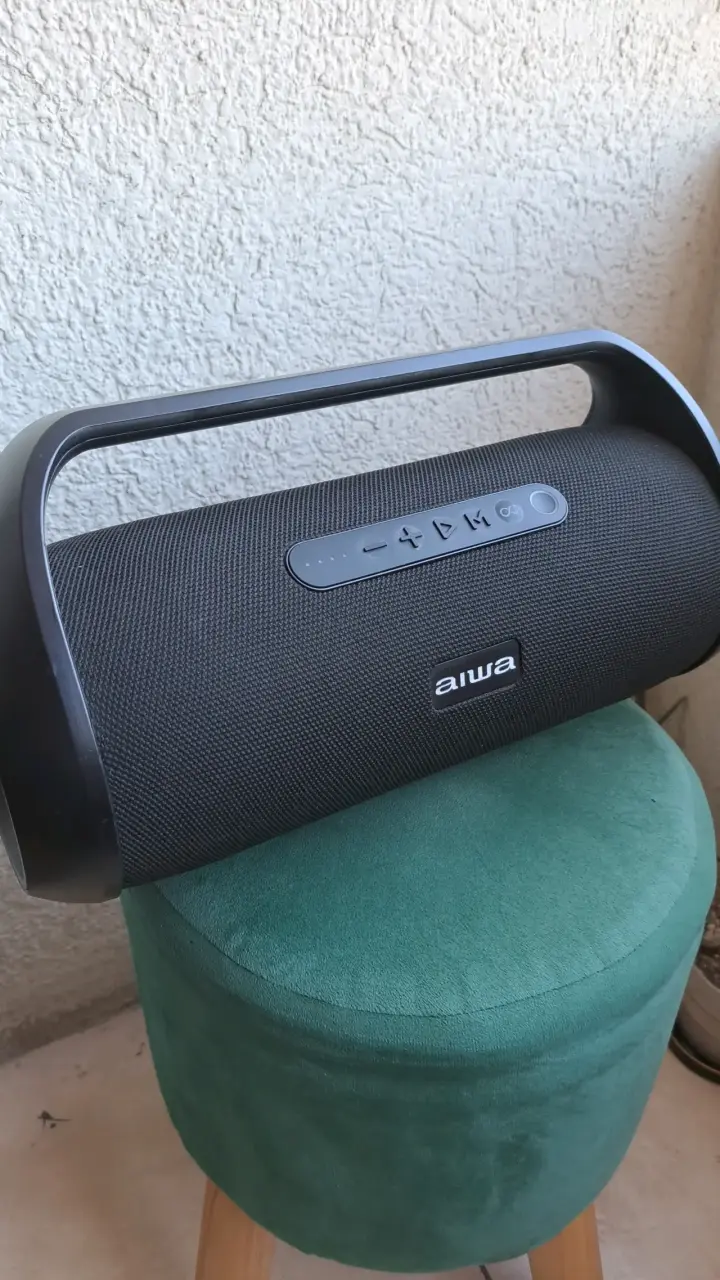 Parlante portátil Aiwa con Bluetooth - 1