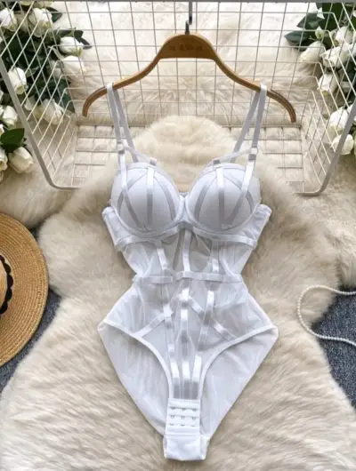 Conjunto de lencería sexy con cadenas doradas - miniatura 4