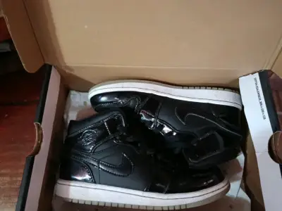 Zapatillas Air Jordan negras para hombre - miniatura 2