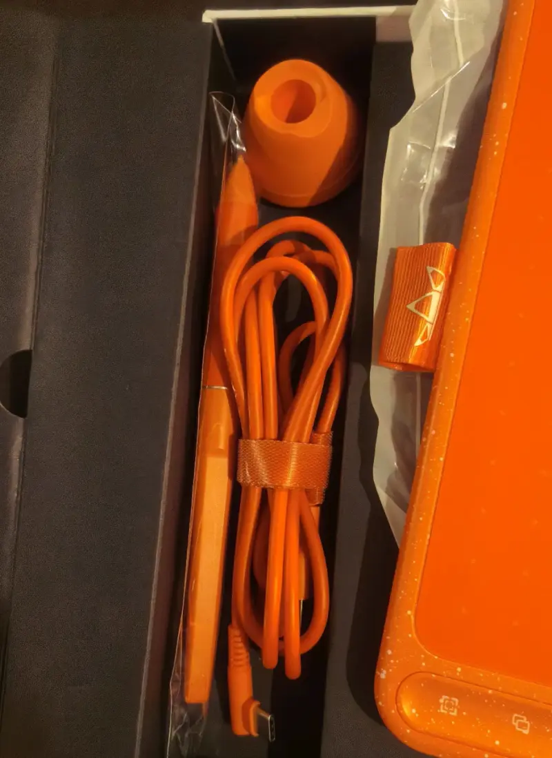 Tableta gráfica Huion HS611 naranja con lápiz - 3