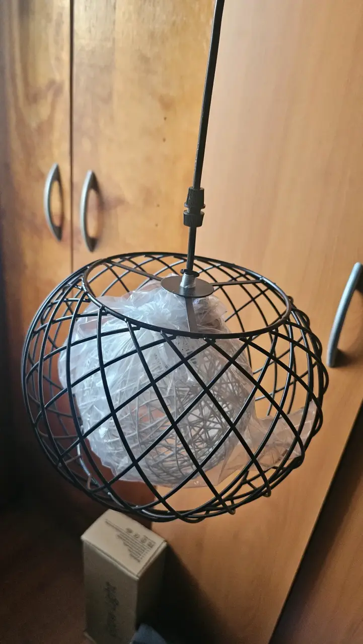 Lámpara colgante de metal estilo industrial
