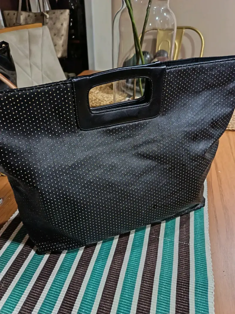 Bolso negro con diseño de puntos Victoria's Secret - 1