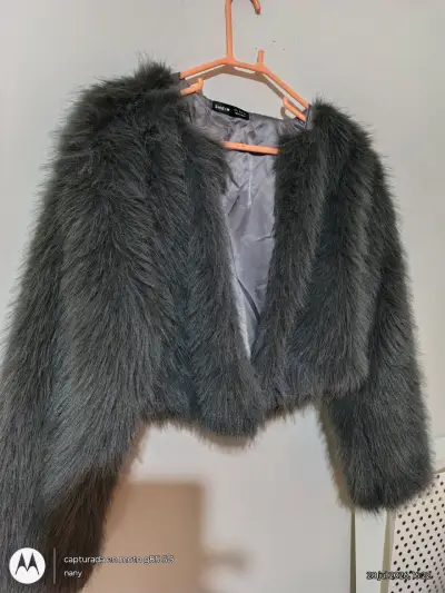 Chaqueta de piel sintética gris Shein - miniatura 1