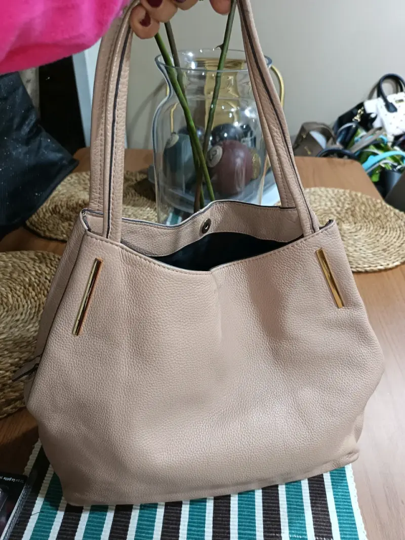 Cartera 100% cuero vince camuto modelo hobo - 1