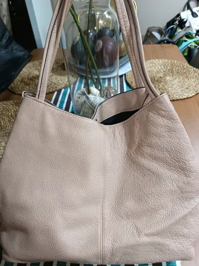 Cartera 100% cuero vince camuto modelo hobo - miniatura 3