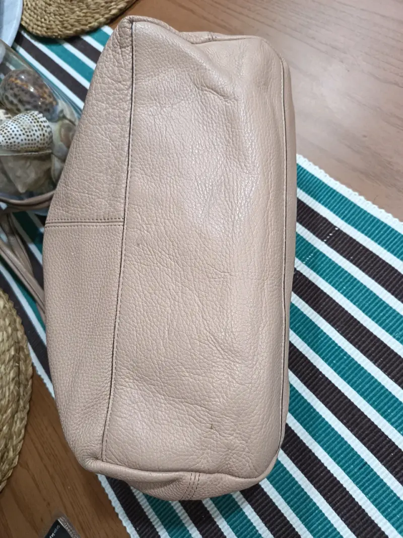 Cartera 100% cuero vince camuto modelo hobo - 4