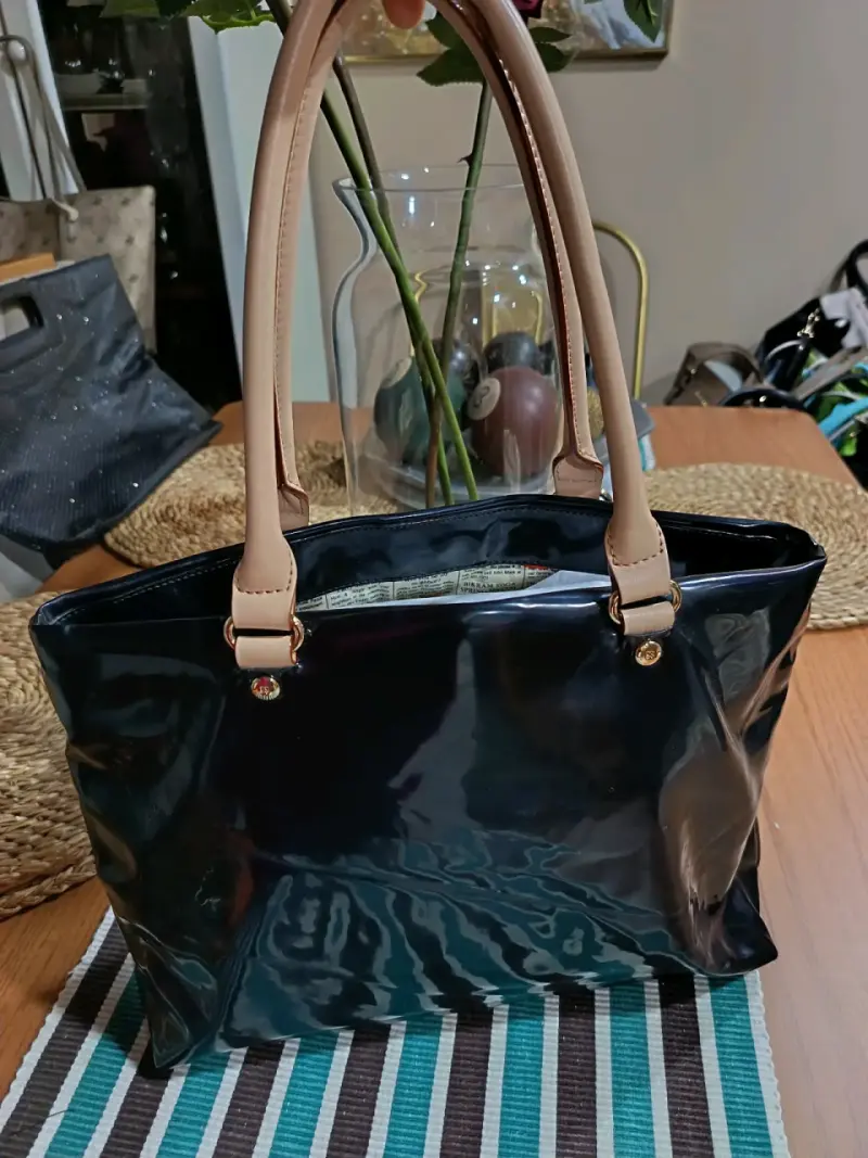 Bolso de mano Kate Spade negro con asas beige - 6