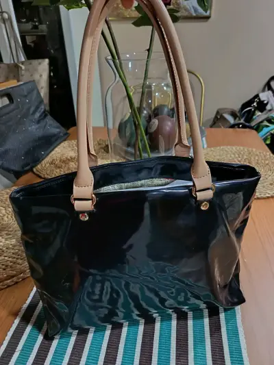 Bolso de mano Kate Spade negro con asas beige - miniatura 6