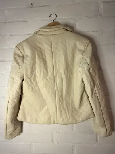 Chaqueta acolchada beige para mujer - miniatura 2