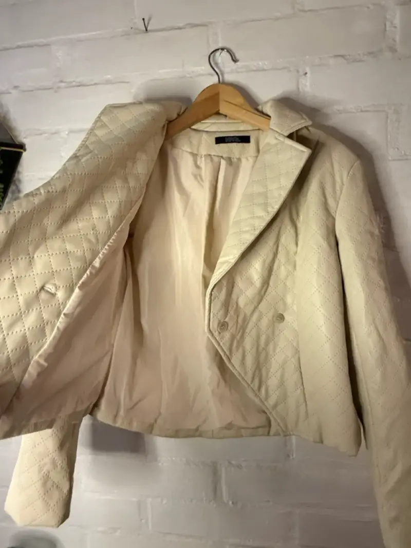 Chaqueta acolchada beige para mujer - 3