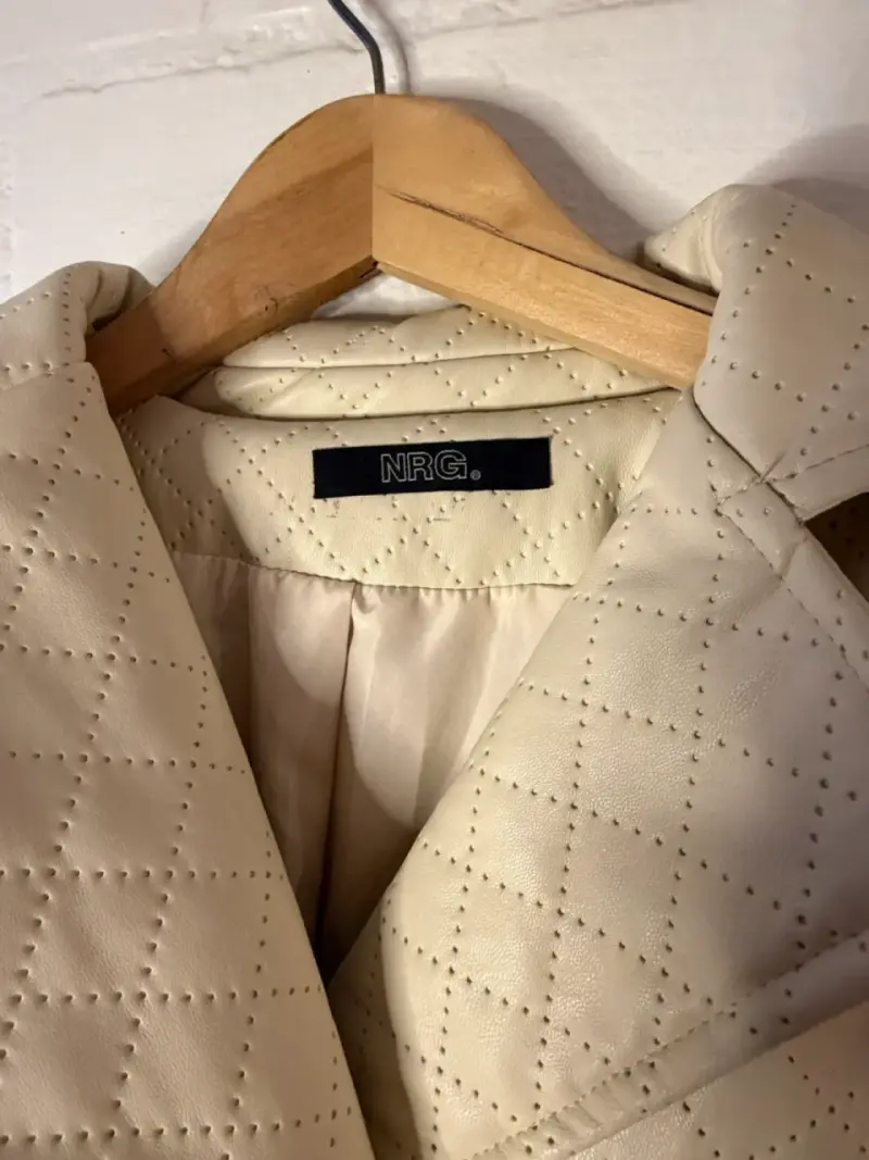 Chaqueta acolchada beige para mujer - 5