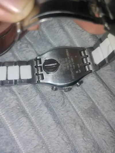 Reloj Swatch Blanco y Plateado con Cronógrafo - miniatura 3