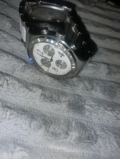 Reloj Swatch Blanco y Plateado con Cronógrafo - miniatura 5