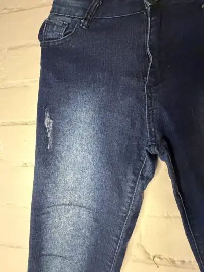Jeans de Mujer Azul con Detalles de Perlas - miniatura 4