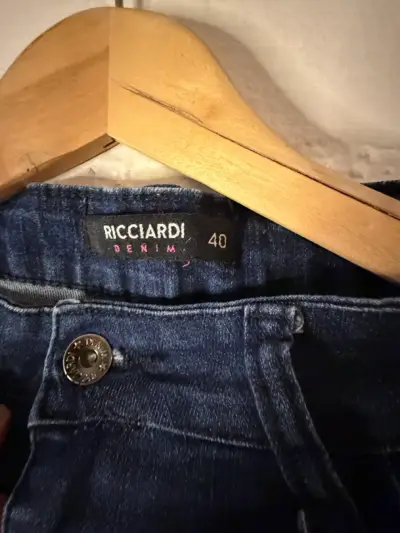 Jeans de Mujer Azul con Detalles de Perlas - miniatura 5
