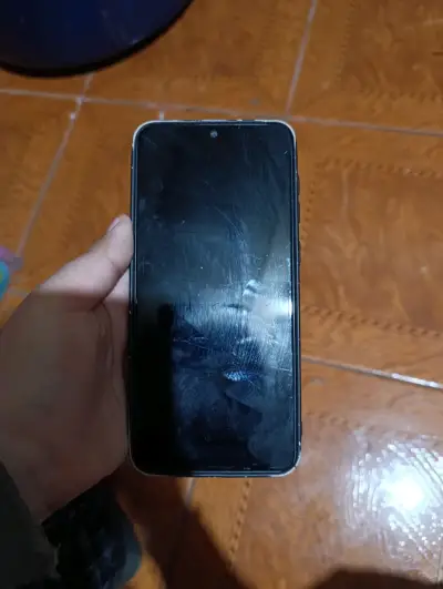 Samsung Galaxy A33 5G con Pantalla Dañada - miniatura 1
