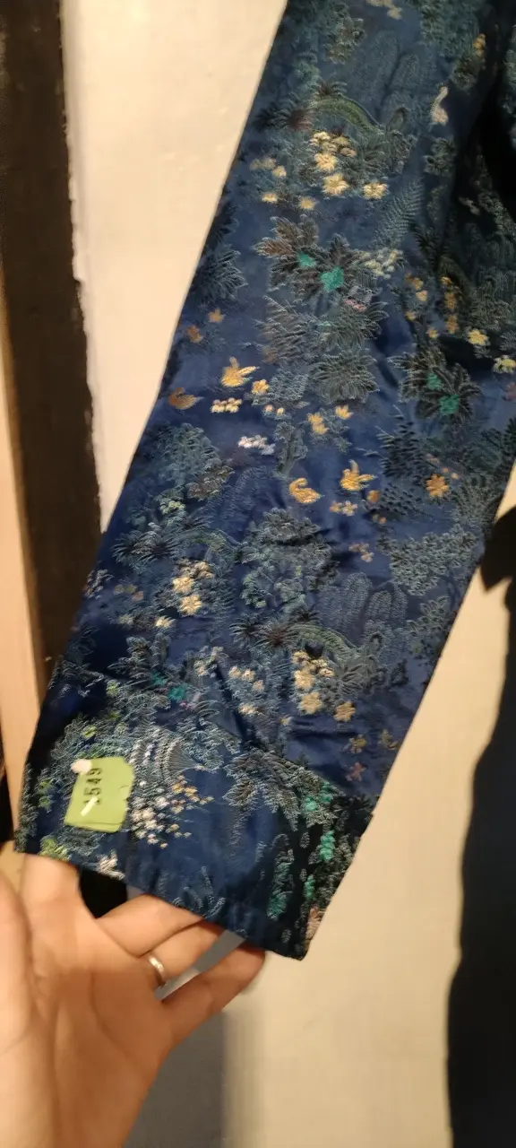 Bata de Seda Azul con Estampado Floral - 2