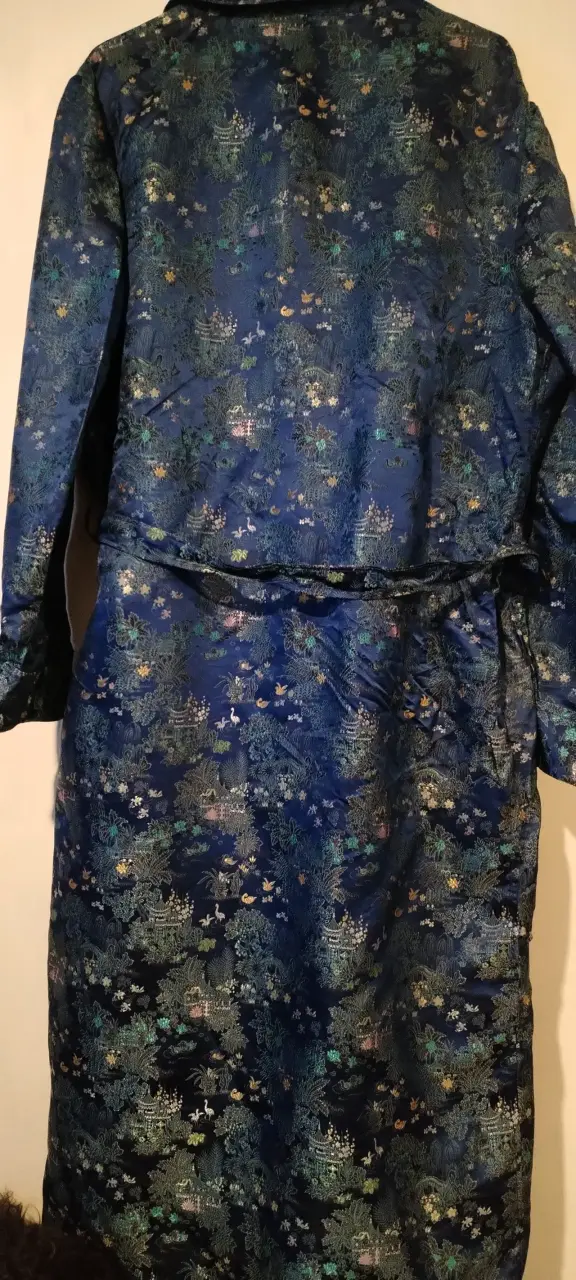 Bata de Seda Azul con Estampado Floral - 4