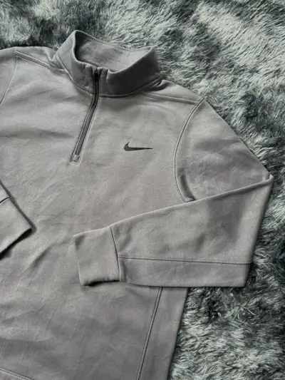Polerón Nike gris con cierre medio - miniatura 2