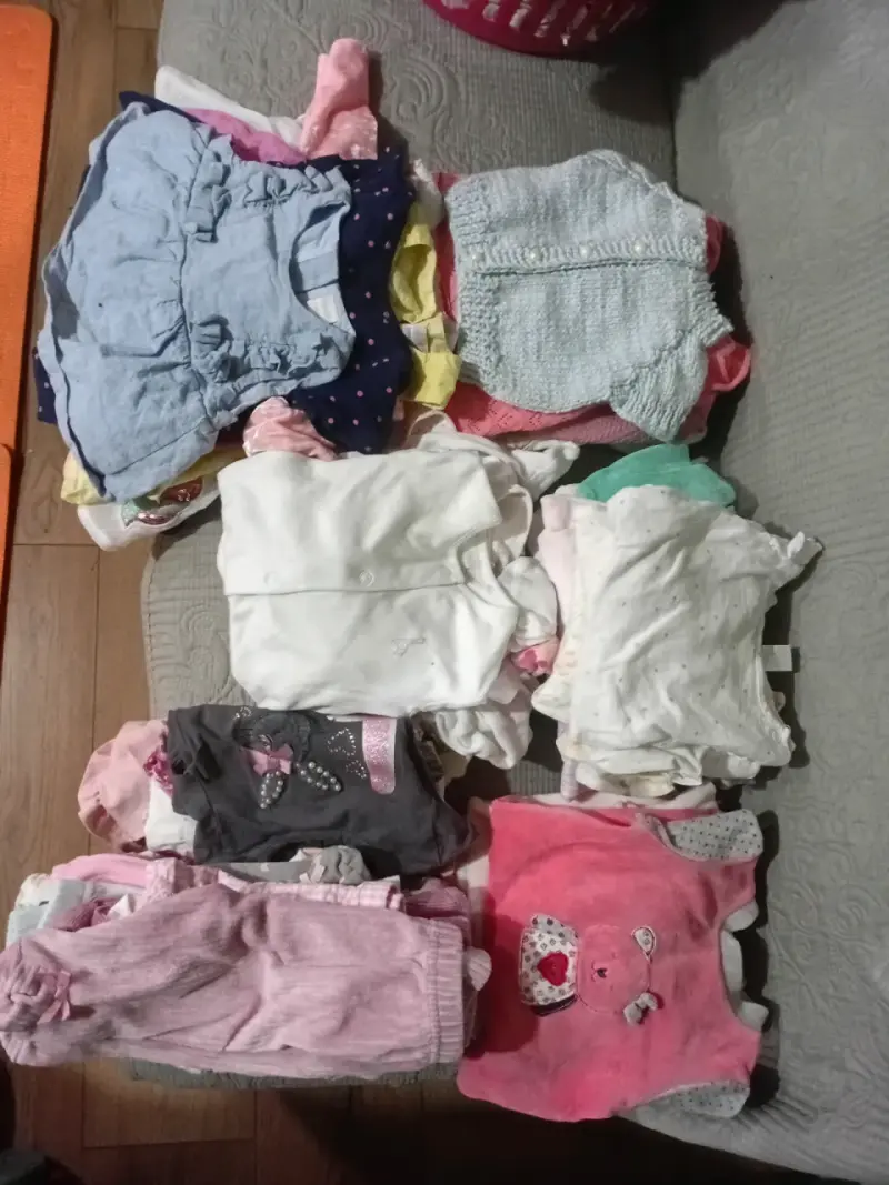 Lote de ropa para bebé niña en buen estado