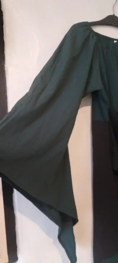 Vestido medieval verde con corsé negro - miniatura 4