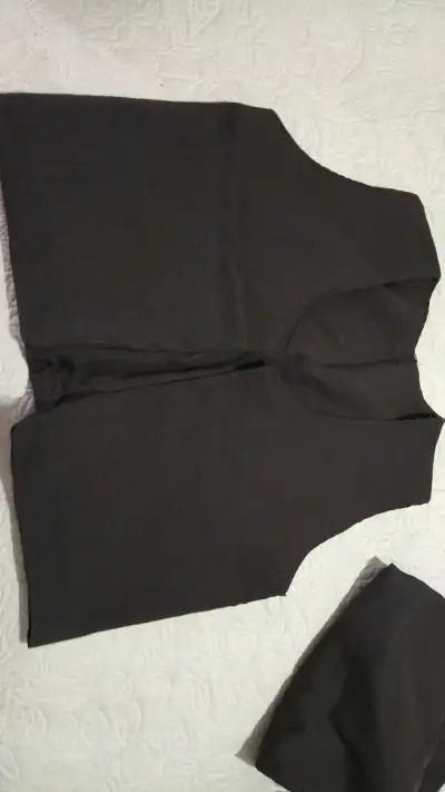 Chaqueta impermeable para hombre con capucha - miniatura 1