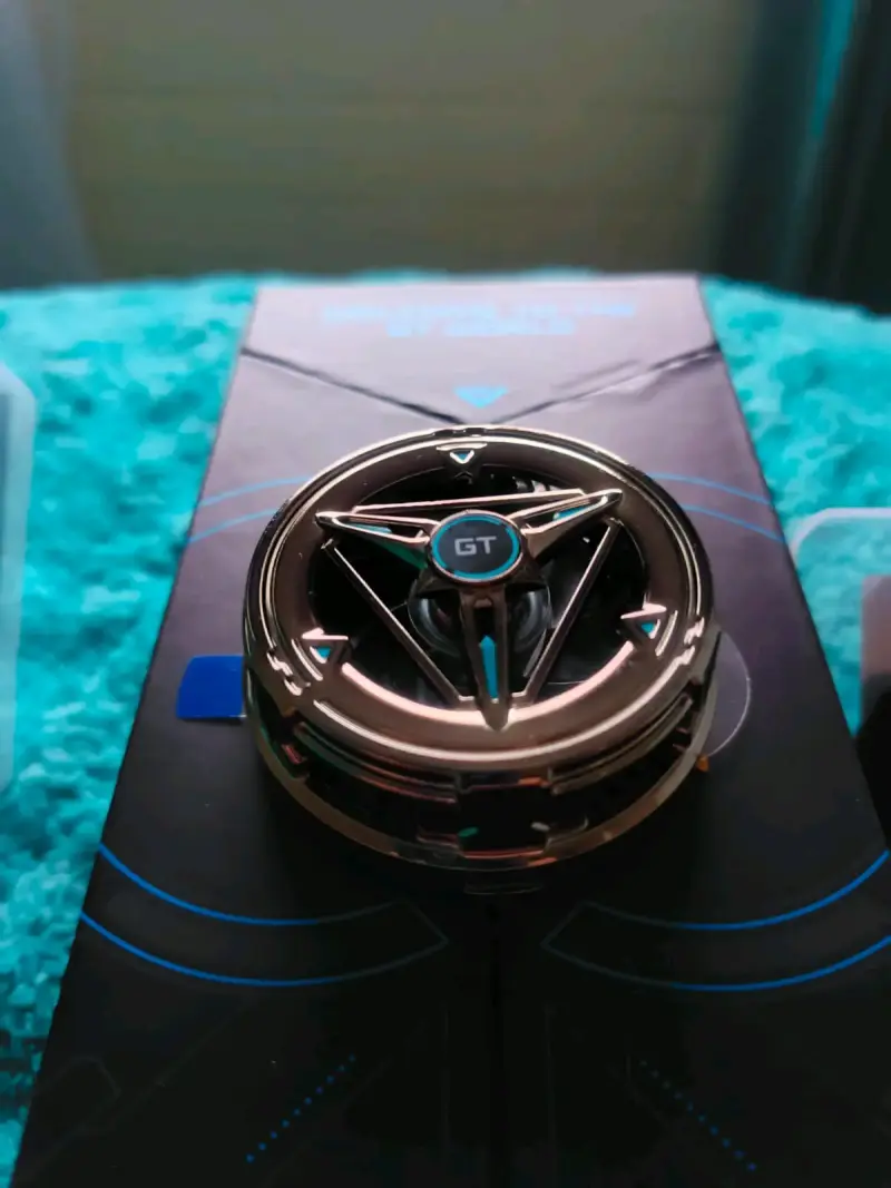 Smartphone GT20 Pro con diseño futurista - 5