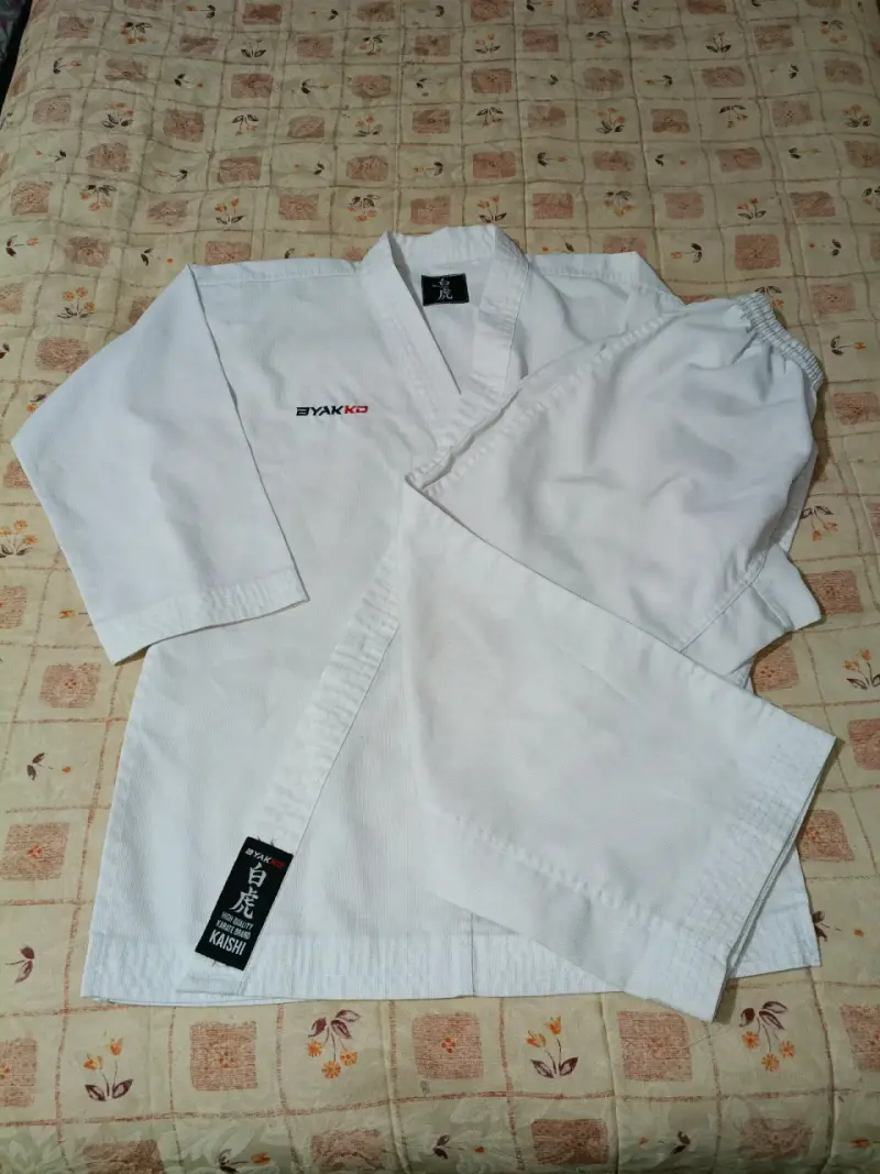Kimono de Karate Byakko blanco talla 150 cm