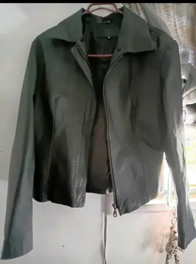 Chaqueta de cuero negra Sybilla talla M - miniatura 1