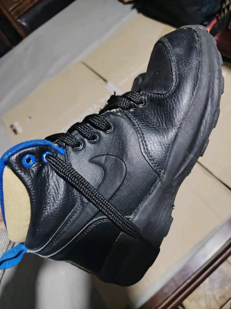 Botas deportivas Nike negras y azules para hombre - 6