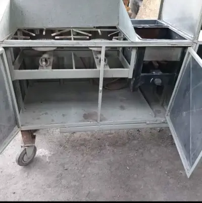 Carro de Comida Rápida con Techo y Ruedas - miniatura 3